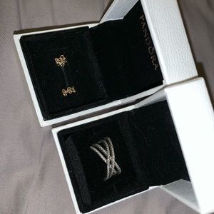 Pandora Cosmic Lines Ring & 2 gold trinity spacers